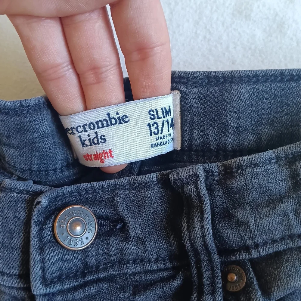 Abercrombie Kids Sz 13/14 Black Jeans Distressed Slim-Fit